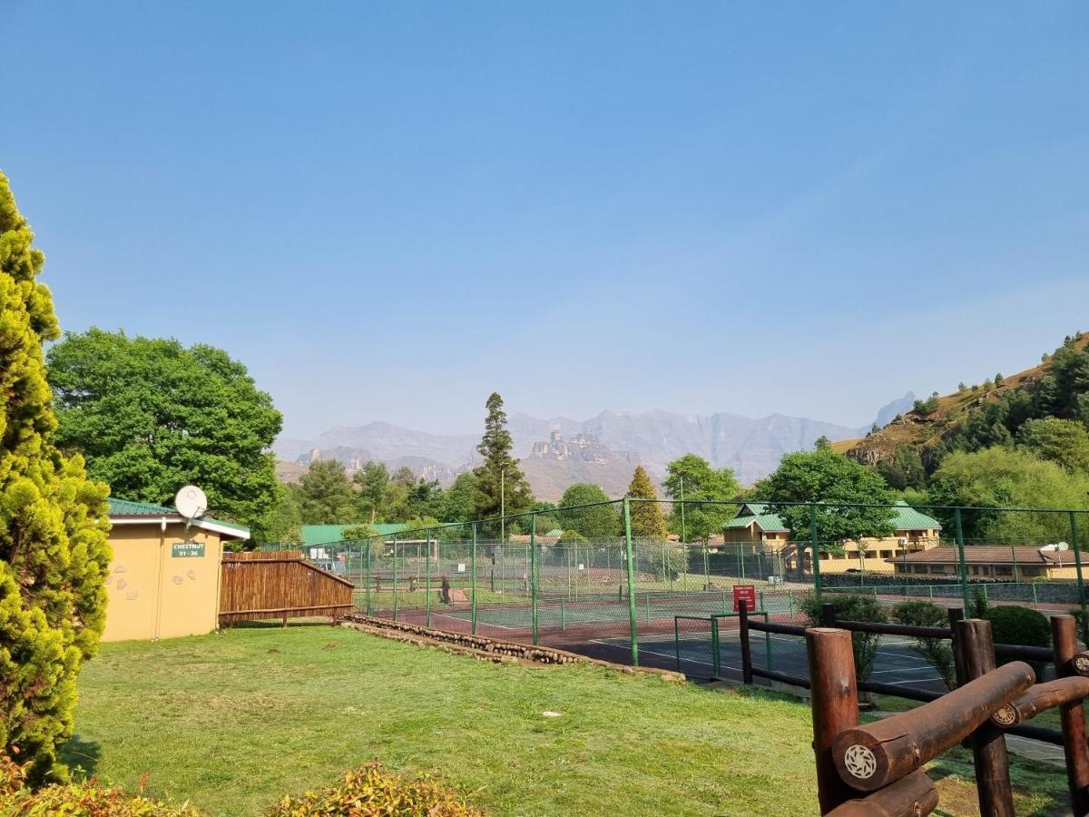 Gooderson Drakensberg Gardens Golf & Spa Resort Екстериор снимка