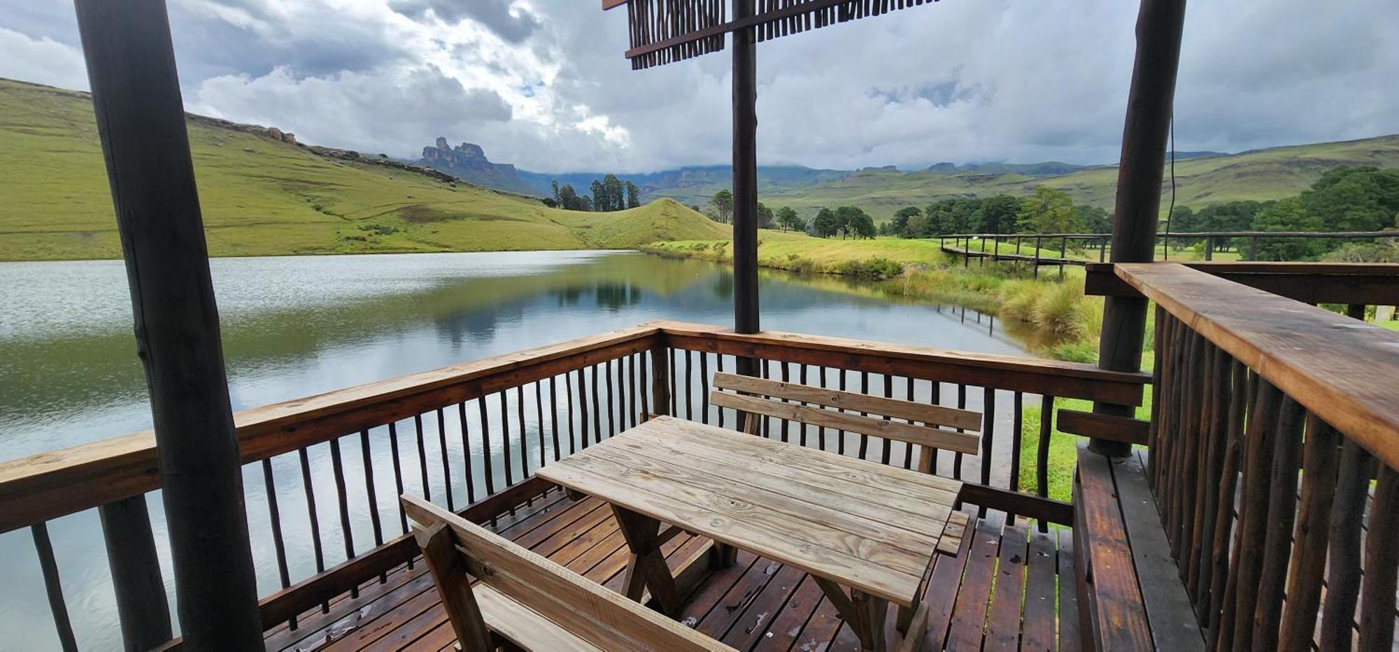 Gooderson Drakensberg Gardens Golf & Spa Resort Екстериор снимка